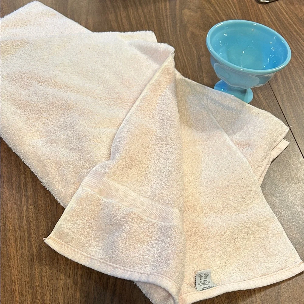 Luxurious Cream Bath Towel